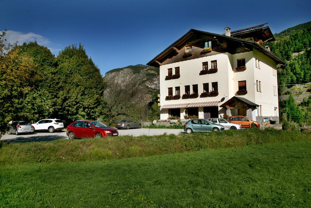 Hotel Edelweiss ヴィルヌーヴ エクステリア 写真