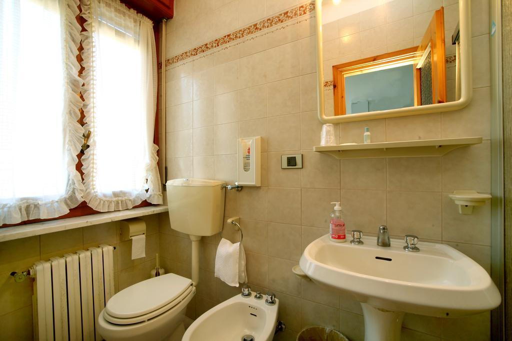 Hotel Edelweiss ヴィルヌーヴ エクステリア 写真