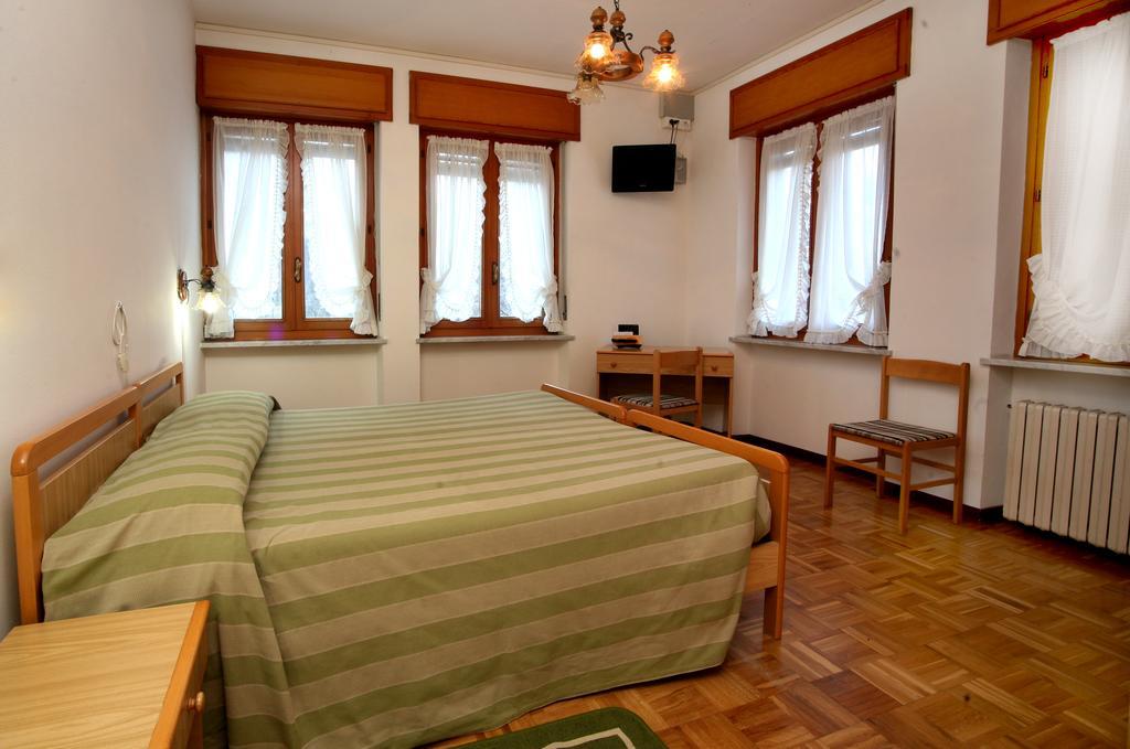 Hotel Edelweiss ヴィルヌーヴ エクステリア 写真