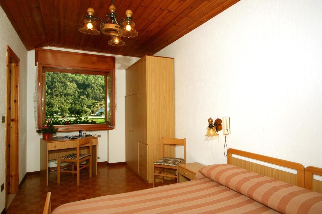 Hotel Edelweiss ヴィルヌーヴ 部屋 写真